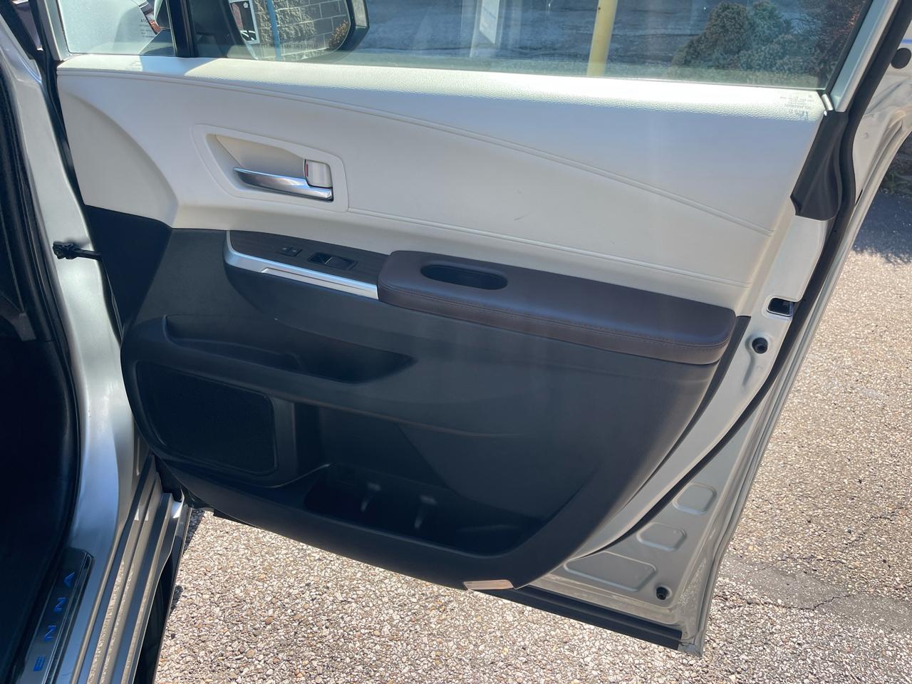 Toyota Sienna Platinum AWD 7-Passenger (Natl) 2022