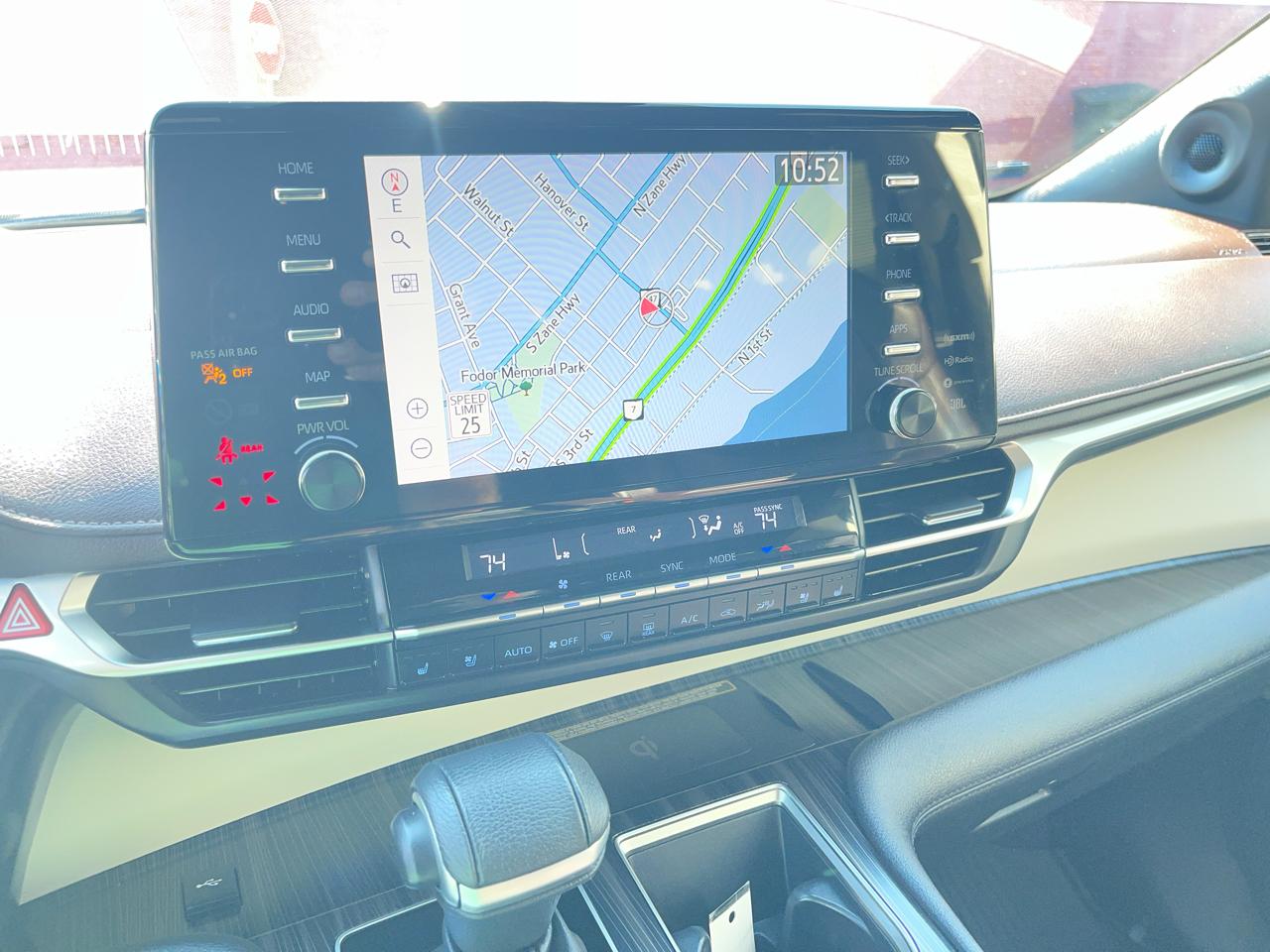 Toyota Sienna Platinum AWD 7-Passenger (Natl) 2022