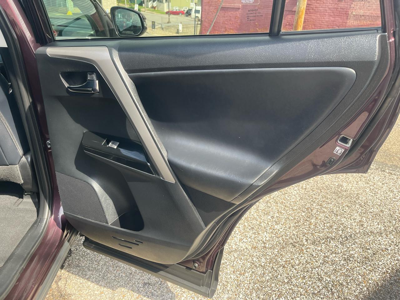 Toyota RAV4 AWD 4dr Limited (Natl) 2016