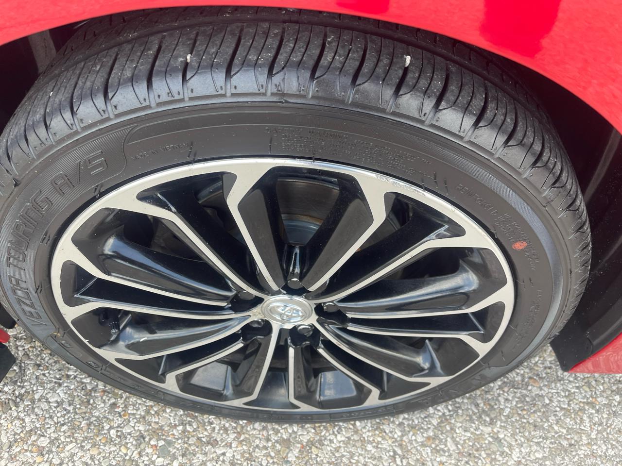 Toyota Corolla 4dr Sdn CVT LE Premium (Natl) 2014