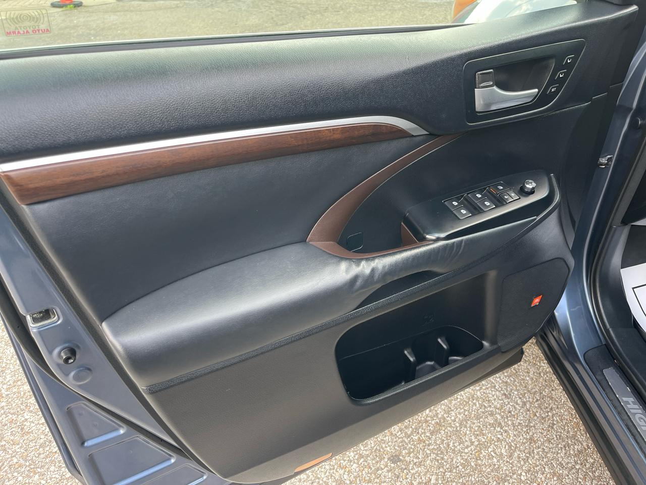 Toyota Highlander AWD 4dr V6 Limited (Natl) 2015