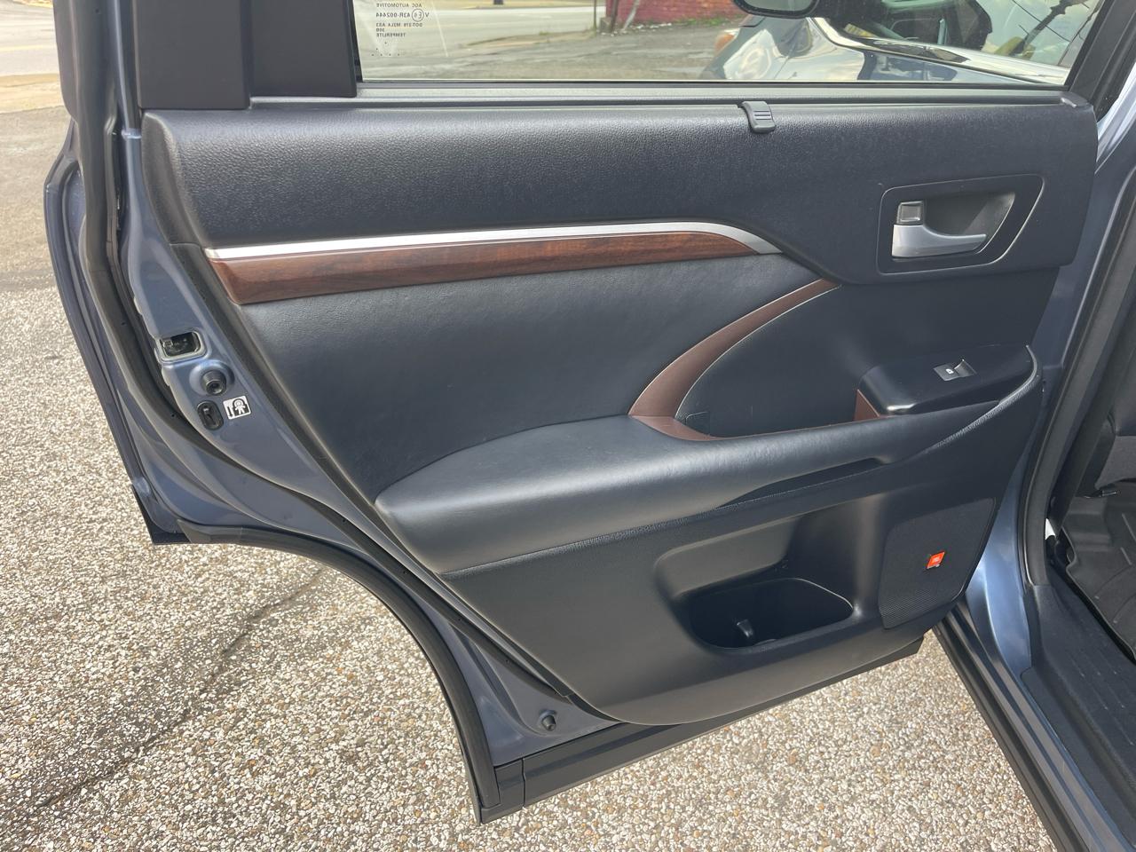 Toyota Highlander AWD 4dr V6 Limited (Natl) 2015