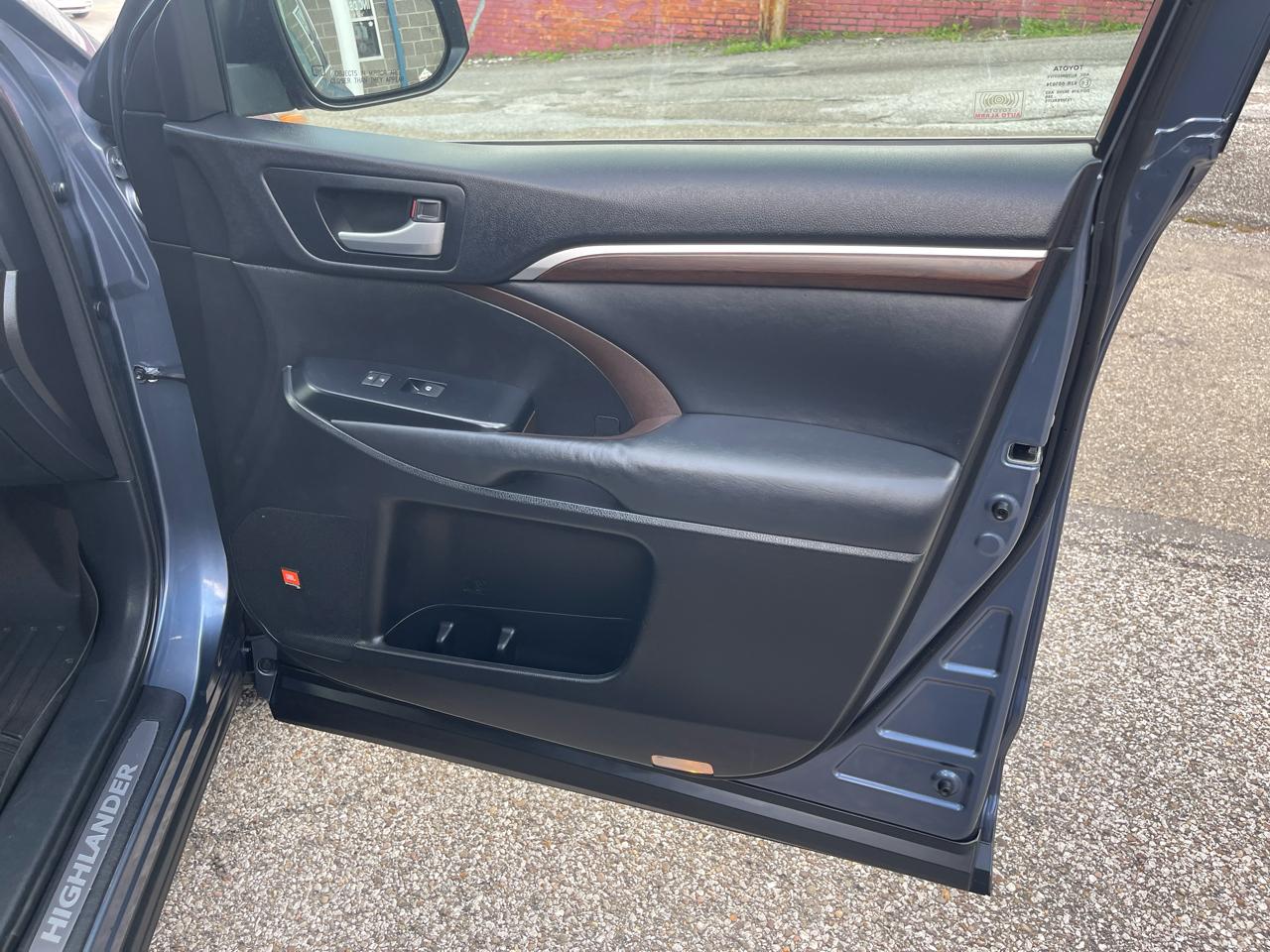 Toyota Highlander AWD 4dr V6 Limited (Natl) 2015