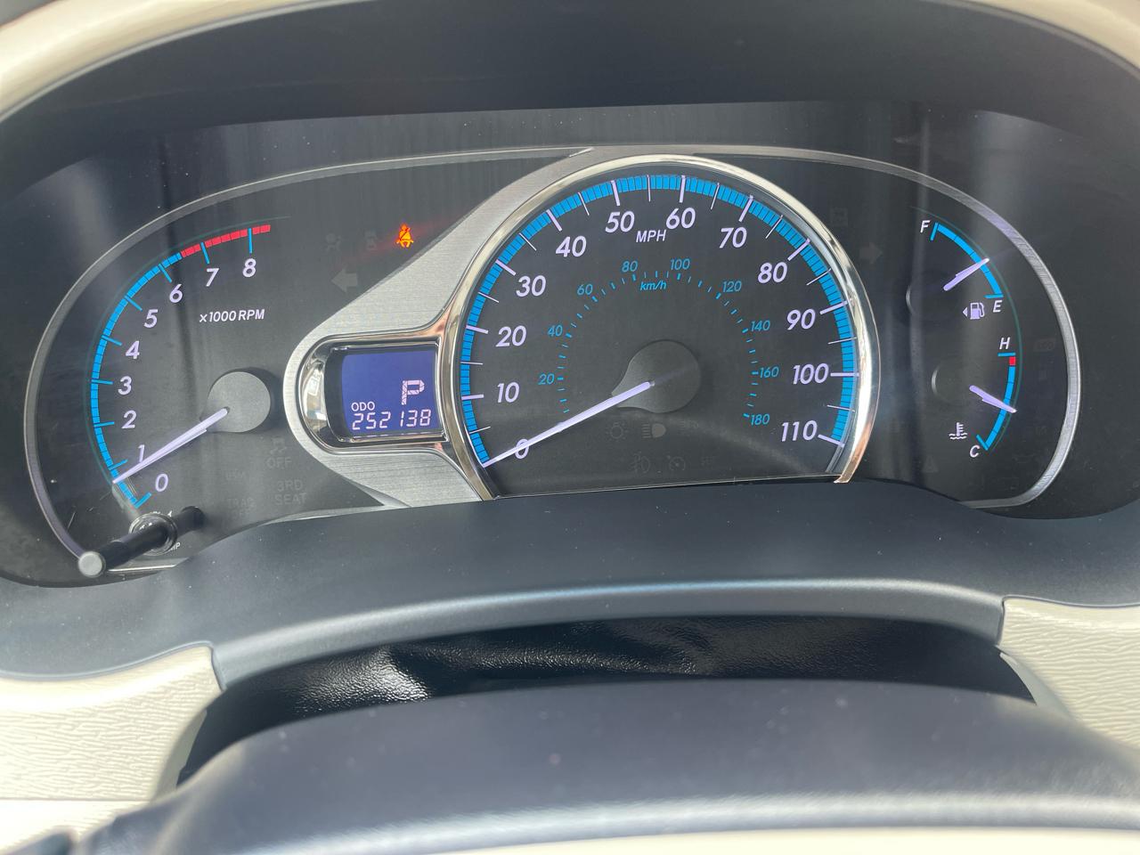 Toyota Sienna 5dr 7-Pass Van V6 XLE AAS FWD (Natl) 2013