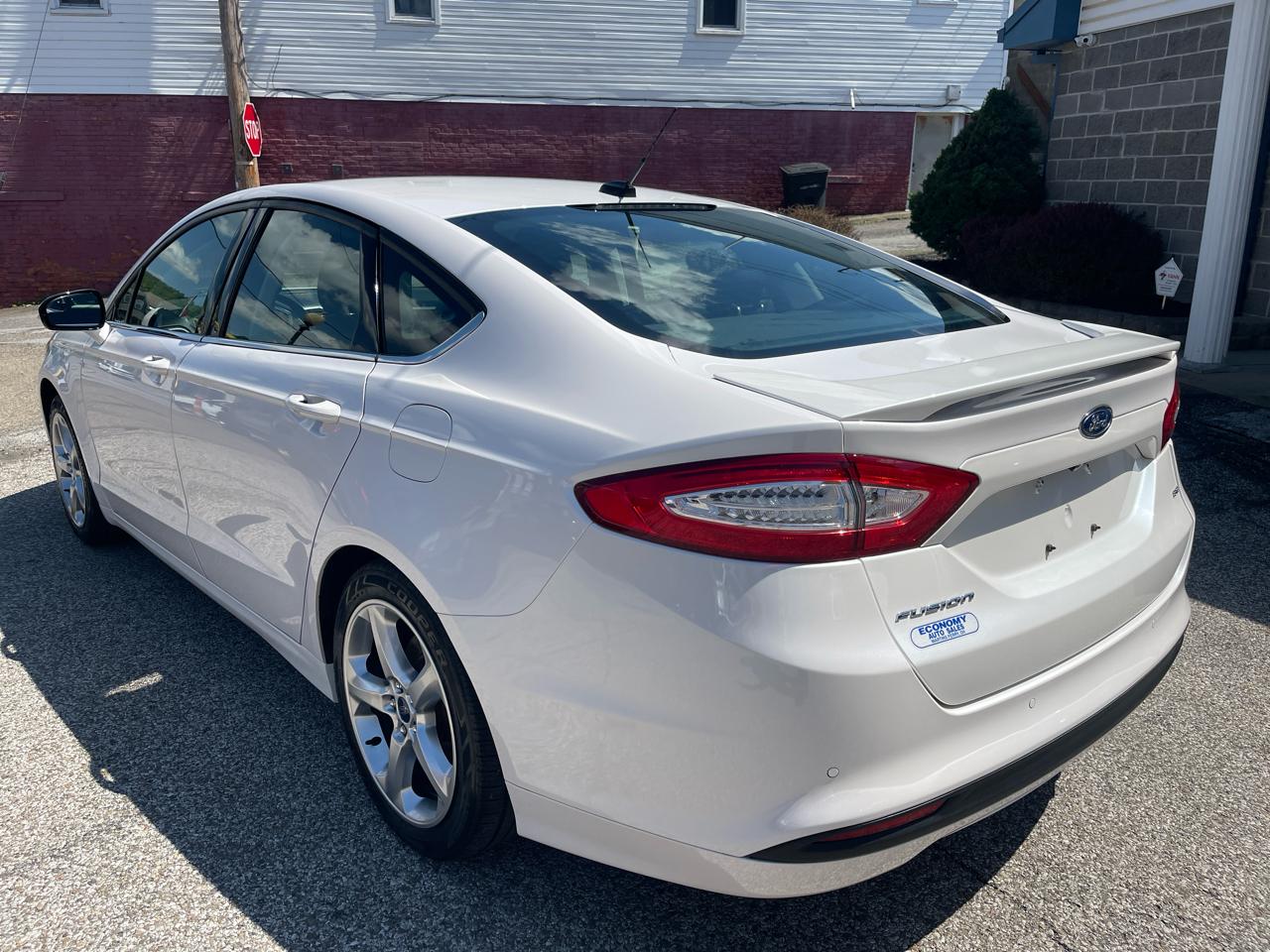 Ford Fusion 4dr Sdn SE FWD 2016