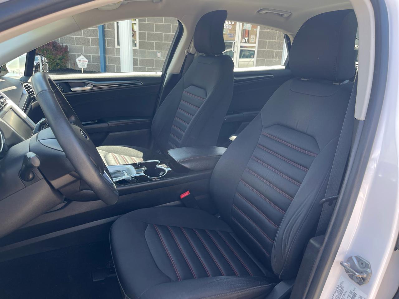 Ford Fusion 4dr Sdn SE FWD 2016