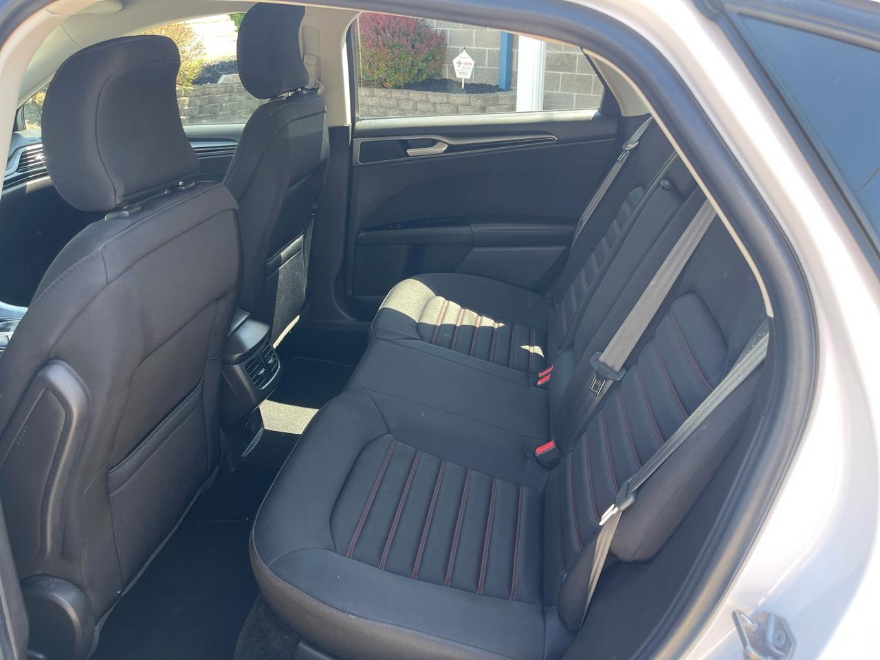 Ford Fusion 4dr Sdn SE FWD 2016