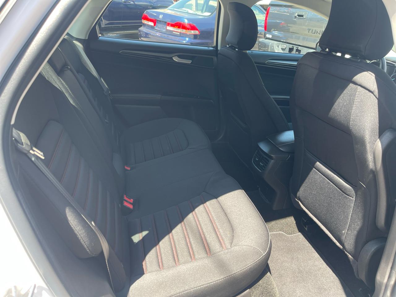 Ford Fusion 4dr Sdn SE FWD 2016