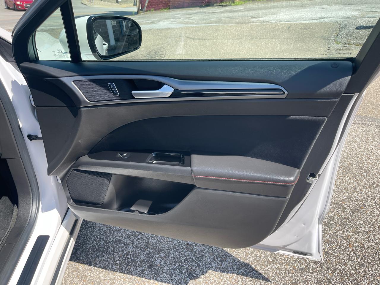 Ford Fusion 4dr Sdn SE FWD 2016