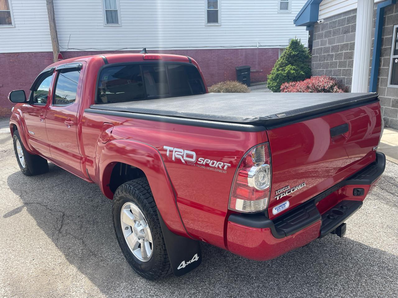 Toyota Tacoma 4WD Double Cab LB V6 AT (Natl) 2015