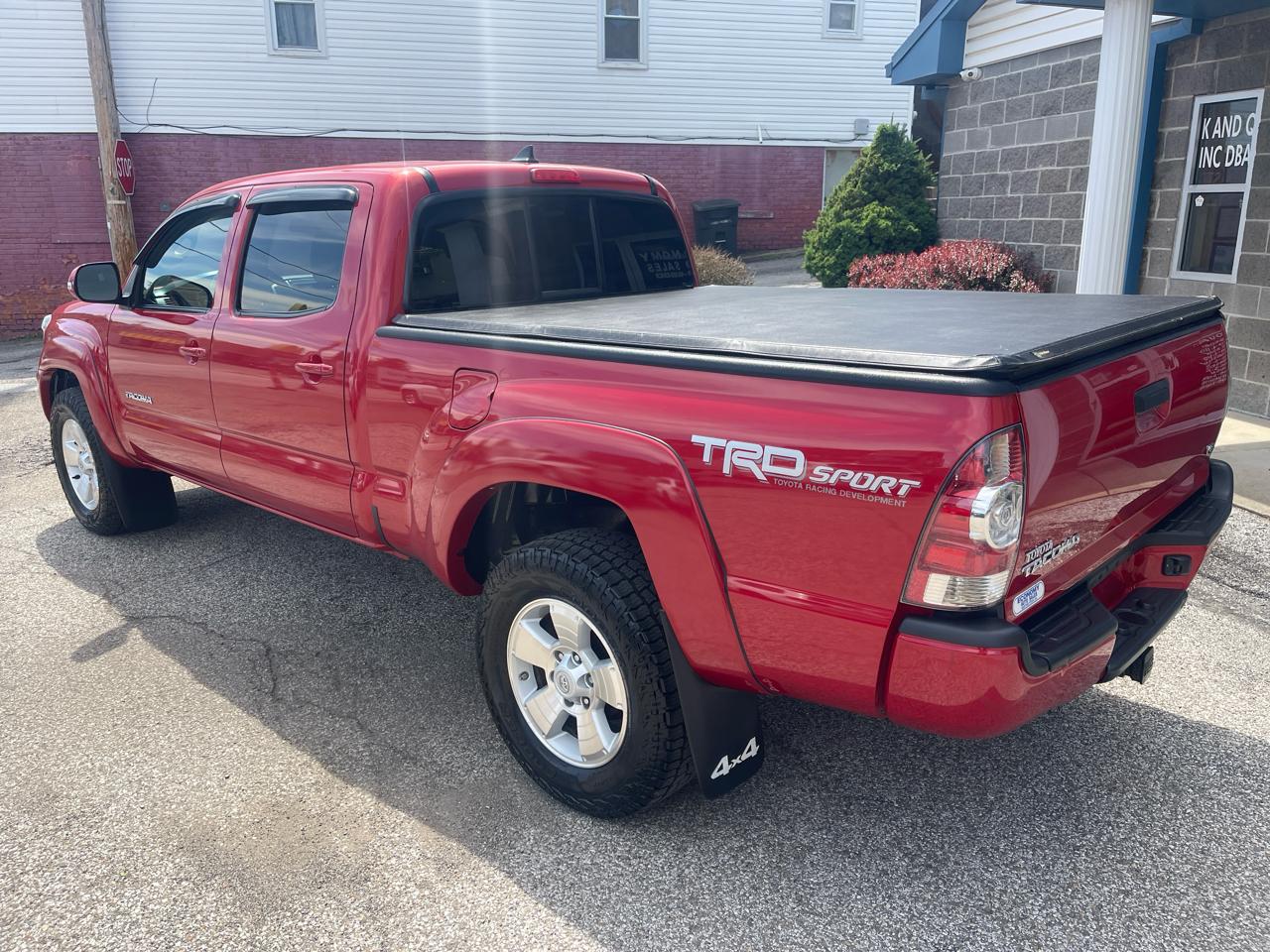 Toyota Tacoma 4WD Double Cab LB V6 AT (Natl) 2015