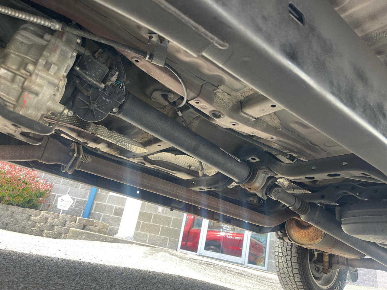 Toyota Tacoma 4WD Double Cab LB V6 AT (Natl) 2015
