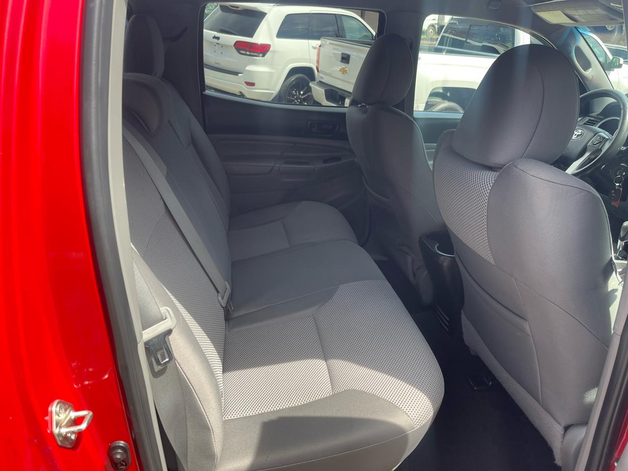 Toyota Tacoma 4WD Double Cab LB V6 AT (Natl) 2015