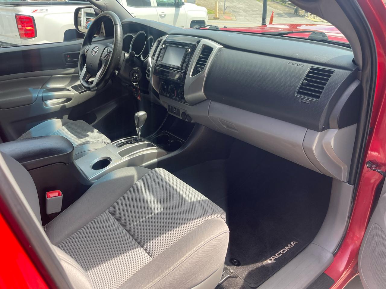 Toyota Tacoma 4WD Double Cab LB V6 AT (Natl) 2015