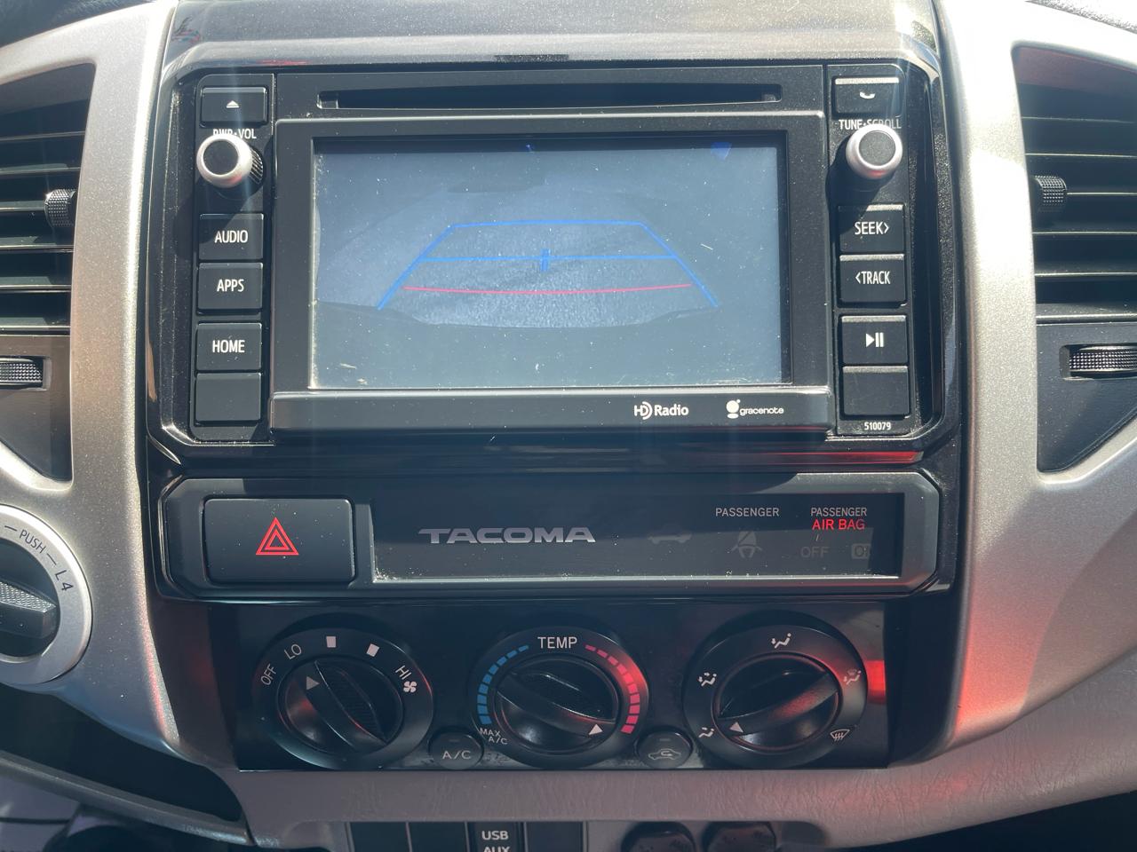 Toyota Tacoma 4WD Double Cab LB V6 AT (Natl) 2015