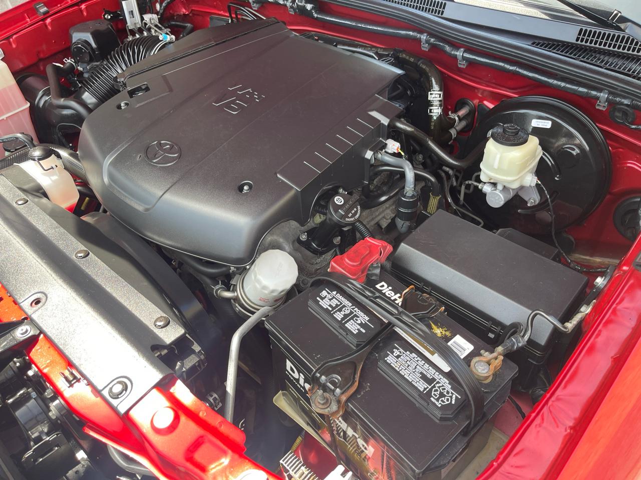 Toyota Tacoma 4WD Double Cab LB V6 AT (Natl) 2015