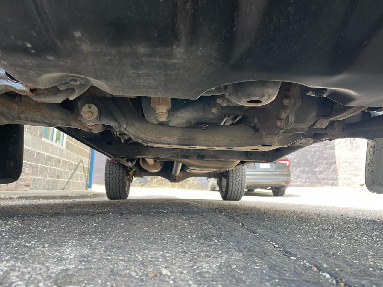 Toyota Tacoma 4WD Double Cab LB V6 AT (Natl) 2015