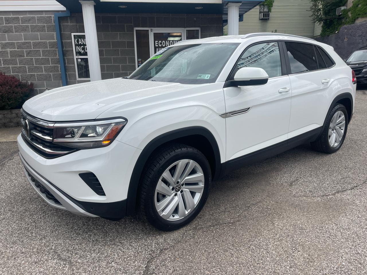 2022 Volkswagen Atlas Cross Sport 3.6L V6 SE w/Technology 4MOTION