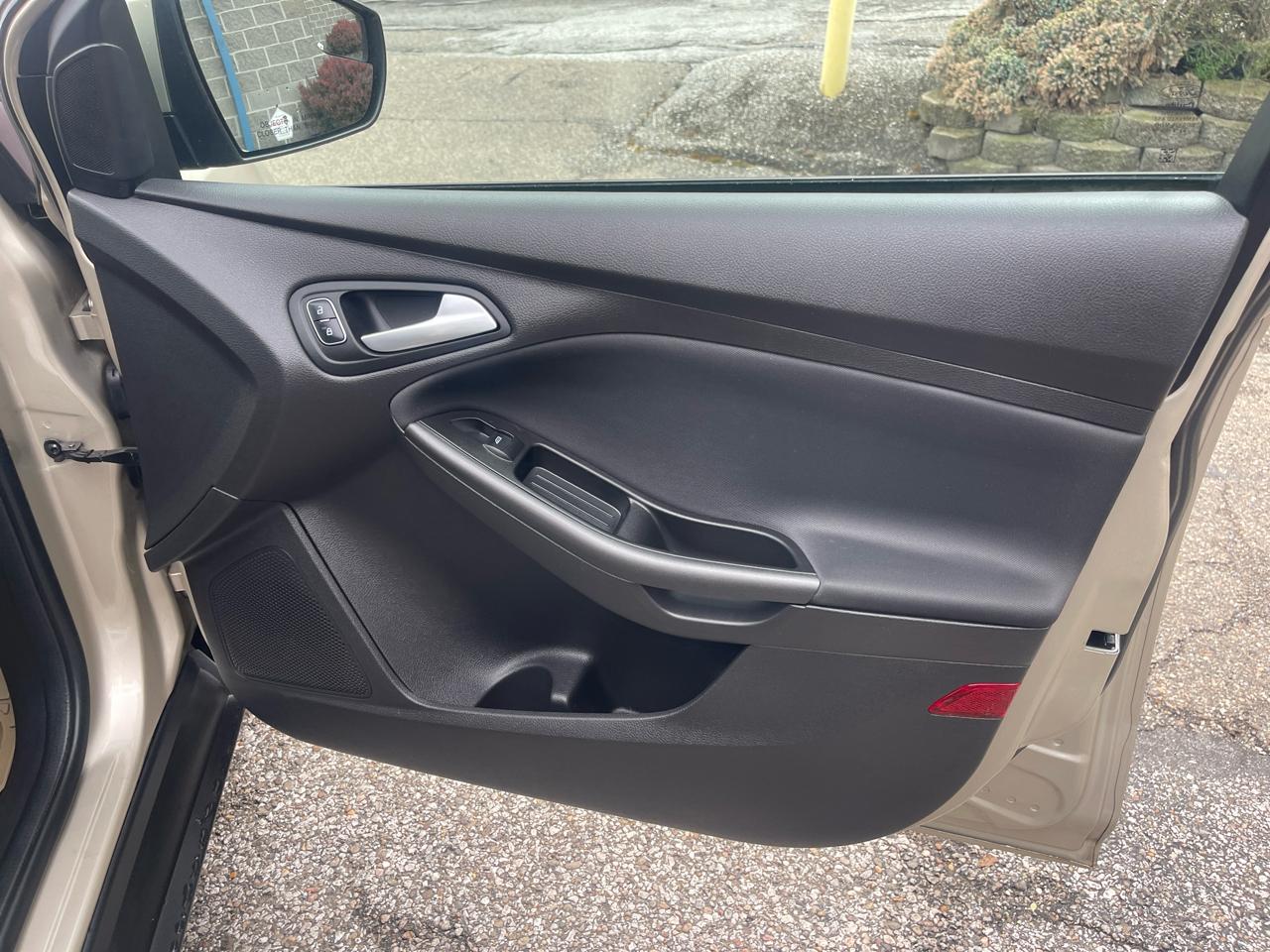 Ford Focus SEL Sedan 2017