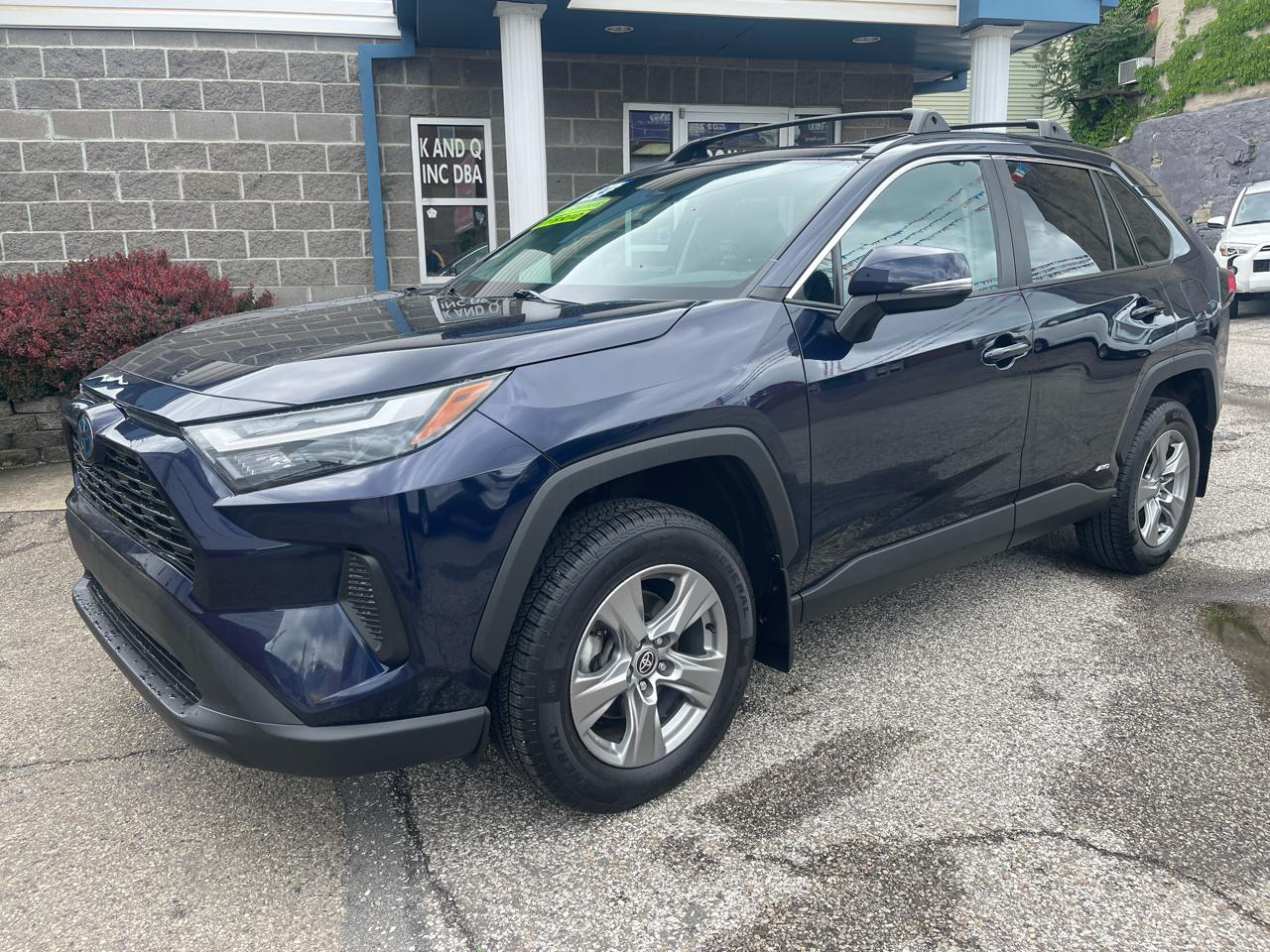 Toyota RAV4 Hybrid XLE AWD (Natl) 2024