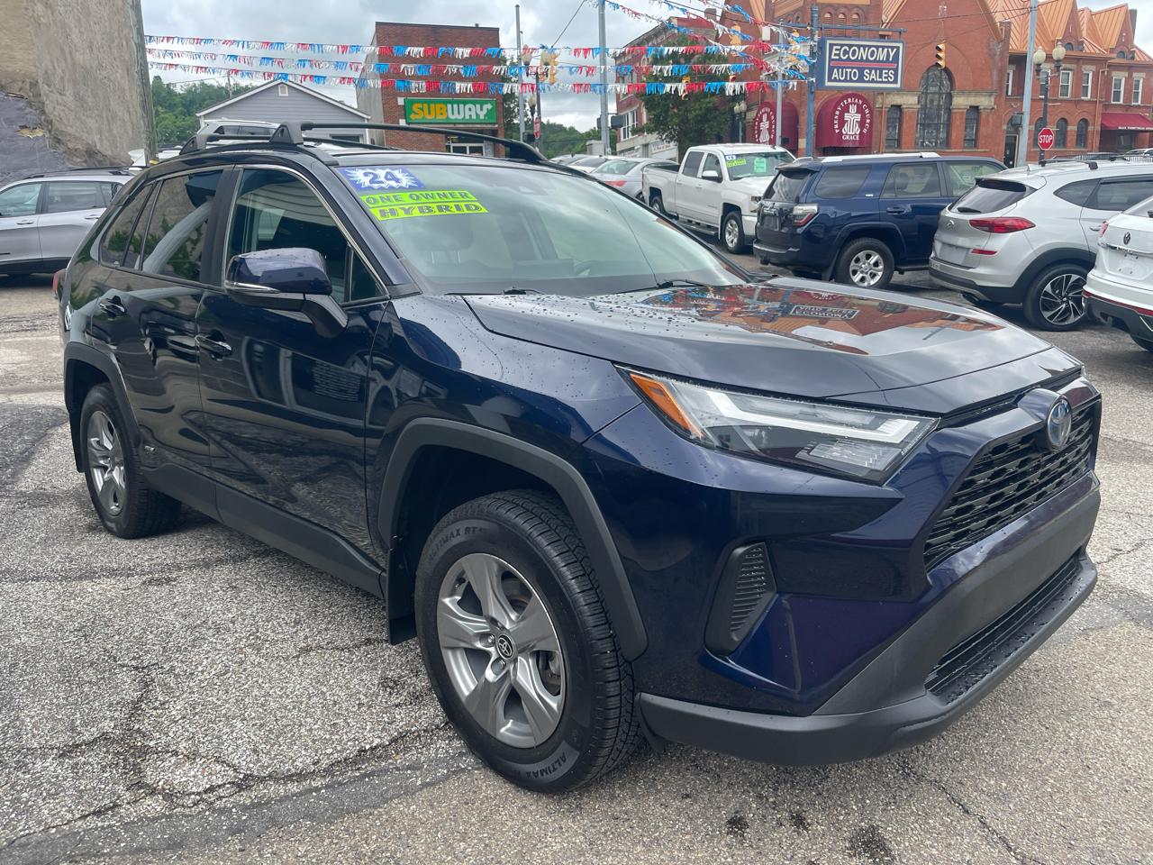 Toyota RAV4 Hybrid XLE AWD (Natl) 2024
