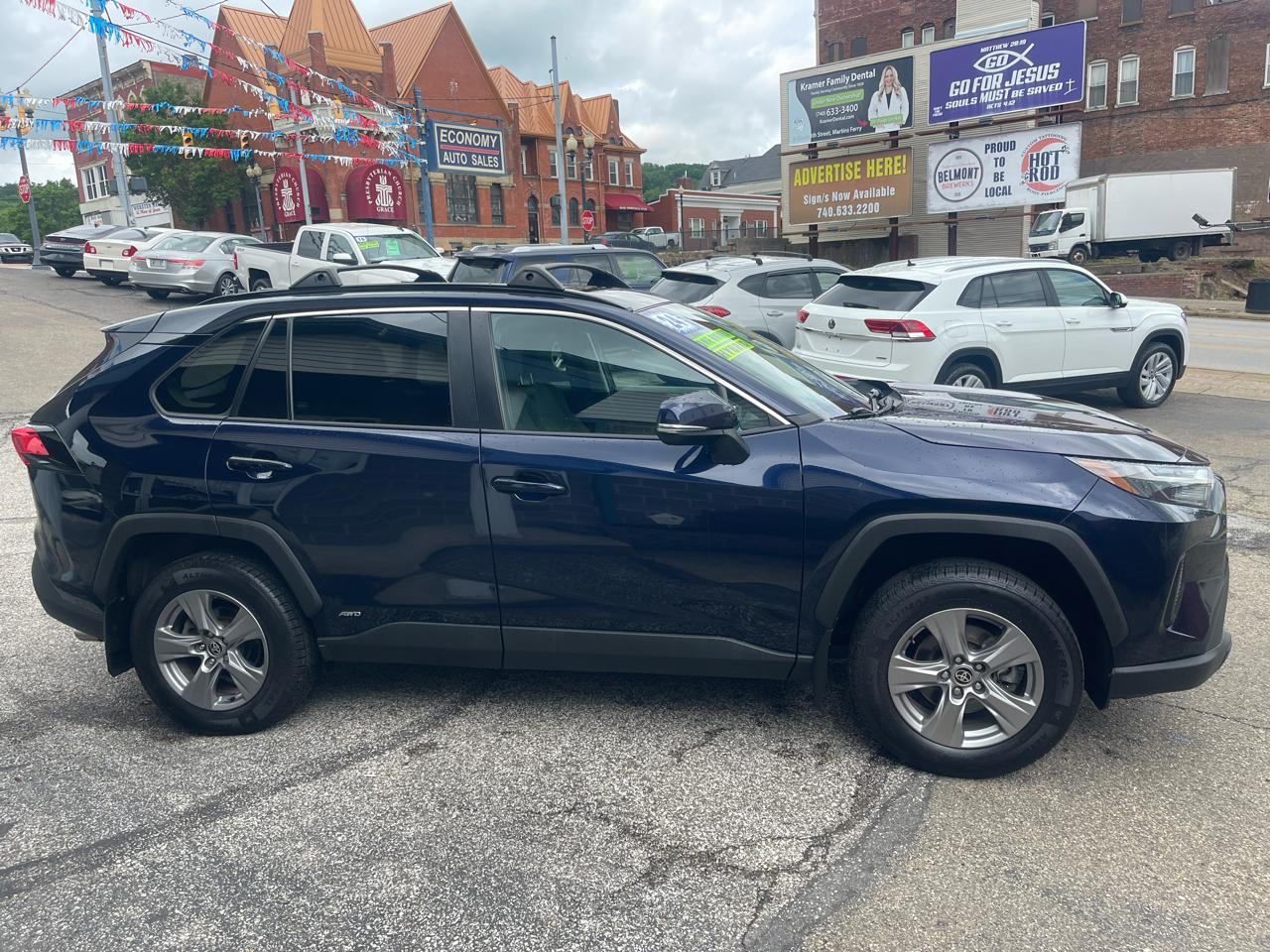Toyota RAV4 Hybrid XLE AWD (Natl) 2024