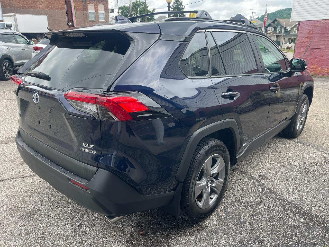 Toyota RAV4 Hybrid XLE AWD (Natl) 2024