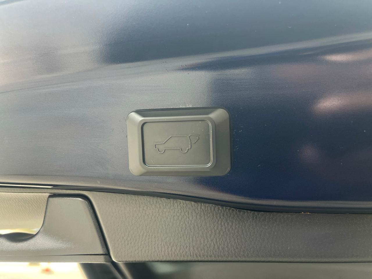 Toyota RAV4 Hybrid XLE AWD (Natl) 2024