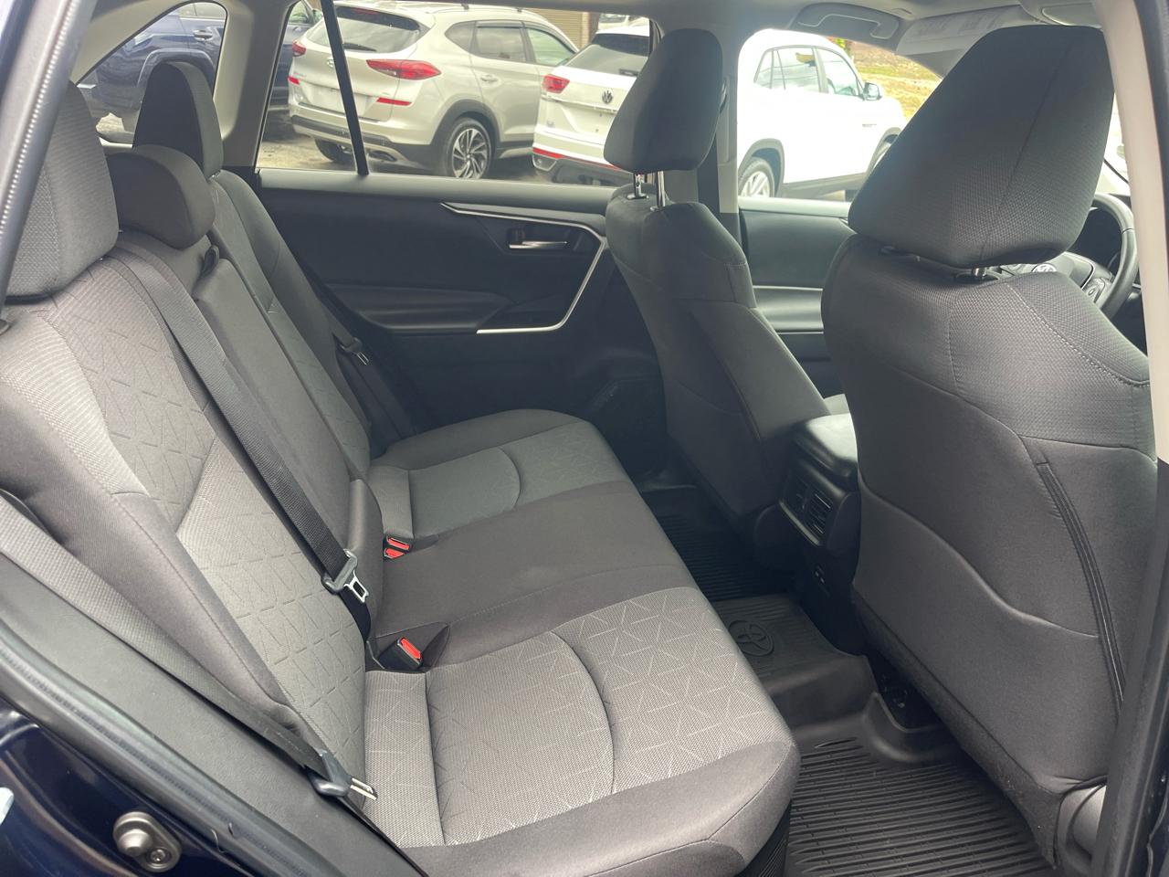Toyota RAV4 Hybrid XLE AWD (Natl) 2024