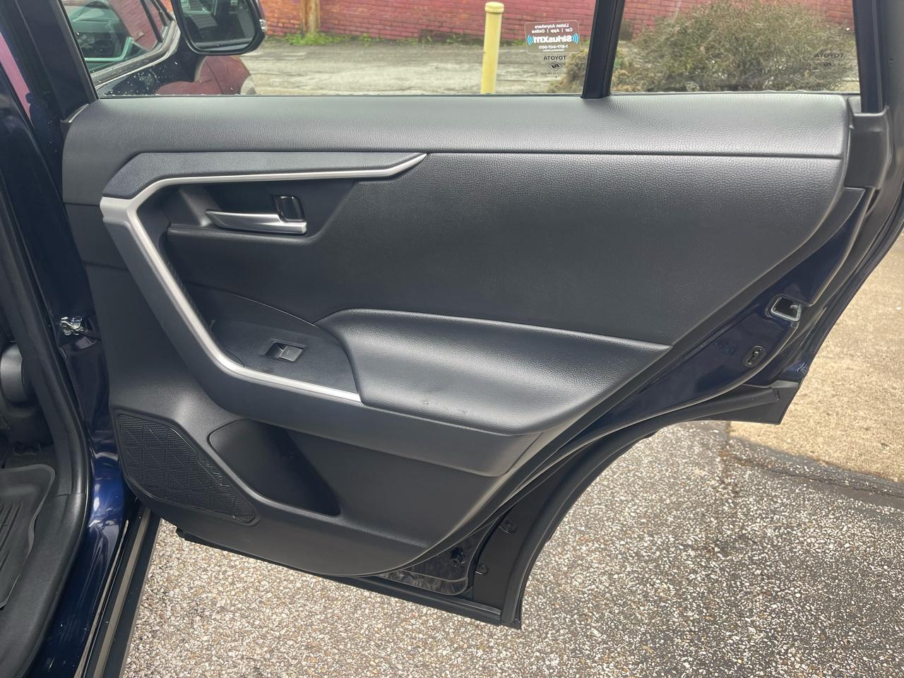 Toyota RAV4 Hybrid XLE AWD (Natl) 2024