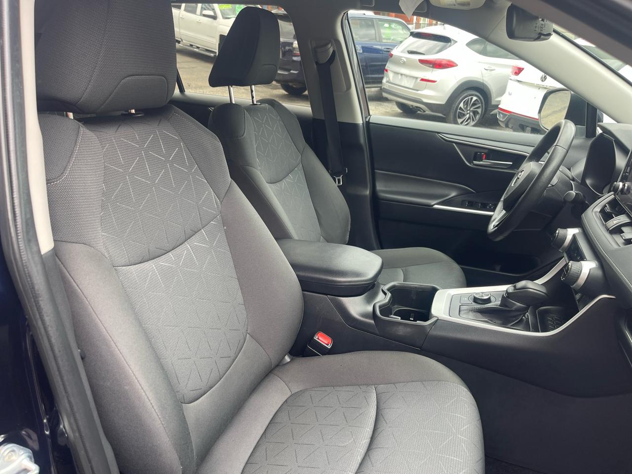 Toyota RAV4 Hybrid XLE AWD (Natl) 2024