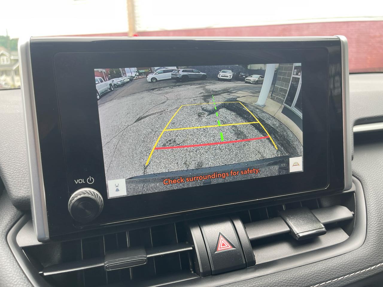 Toyota RAV4 Hybrid XLE AWD (Natl) 2024