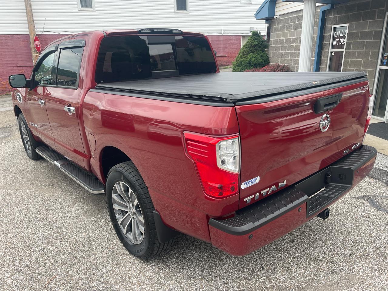 Nissan Titan 4x4 Crew Cab SL 2017
