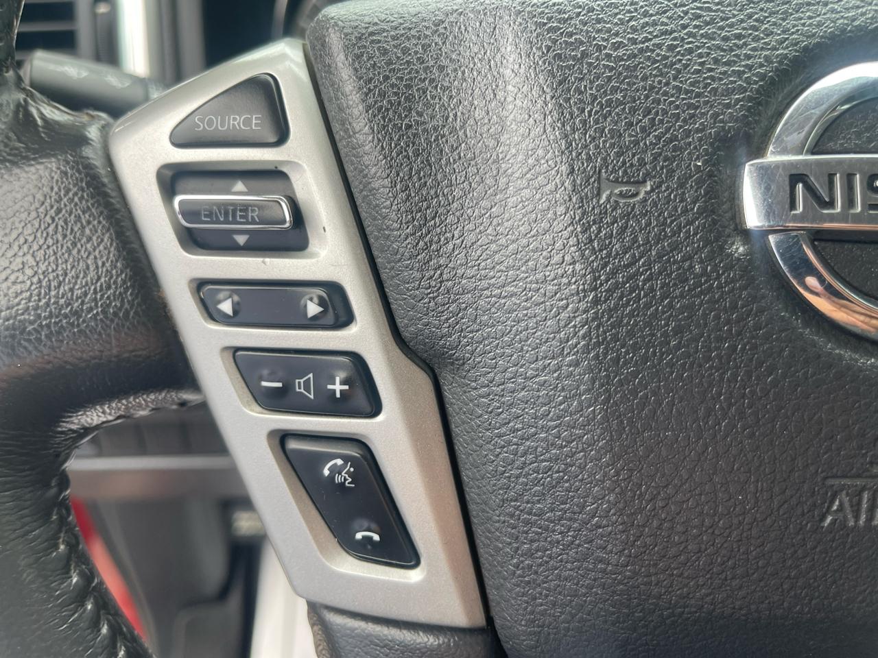 Nissan Titan 4x4 Crew Cab SL 2017