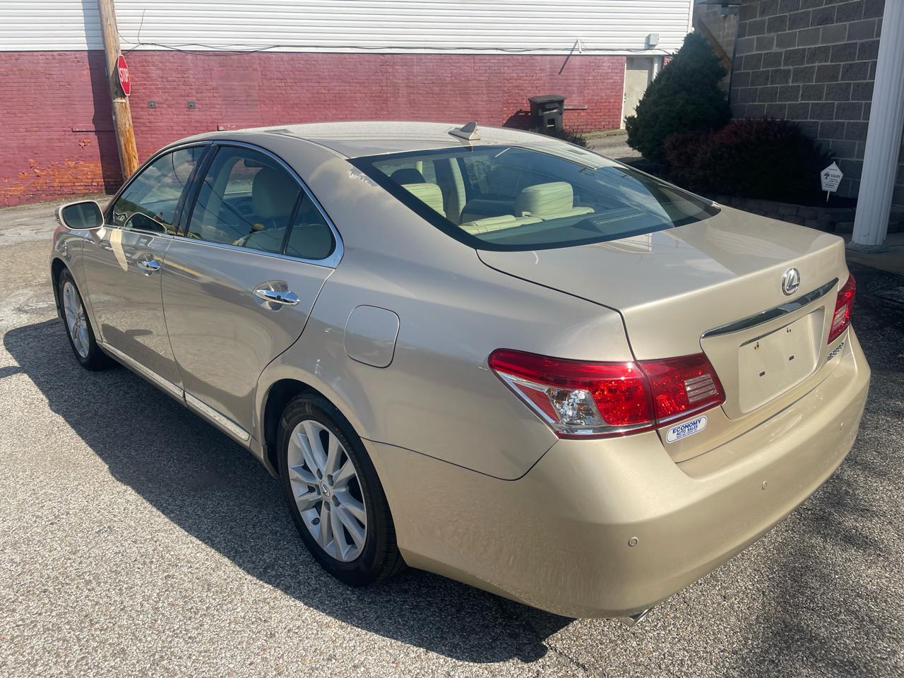 Lexus ES 350 4dr Sdn 2011