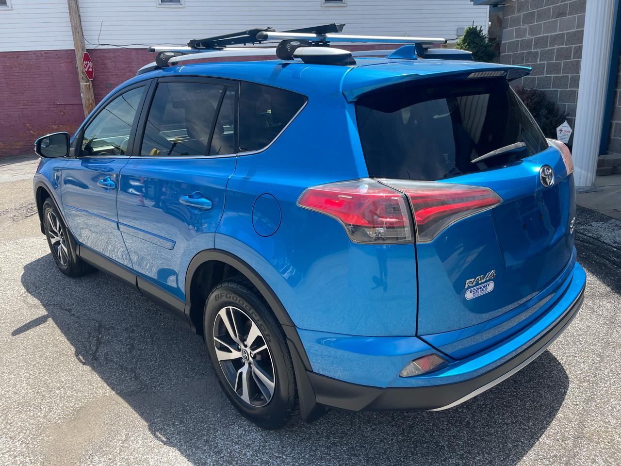 Toyota RAV4 AWD 4dr XLE (Natl) 2016
