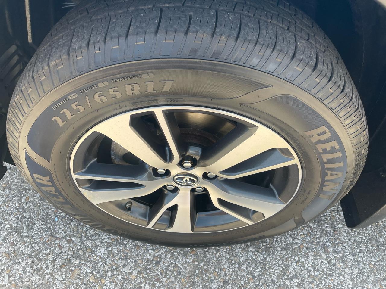 Toyota RAV4 AWD 4dr XLE (Natl) 2016