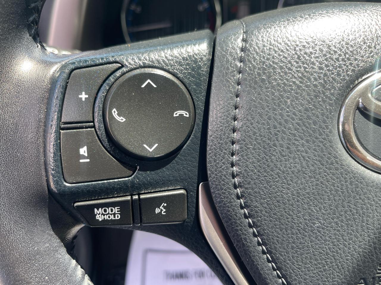 Toyota RAV4 AWD 4dr XLE (Natl) 2016