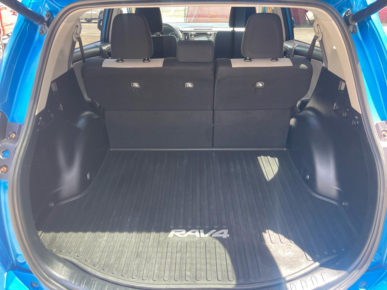 Toyota RAV4 AWD 4dr XLE (Natl) 2016