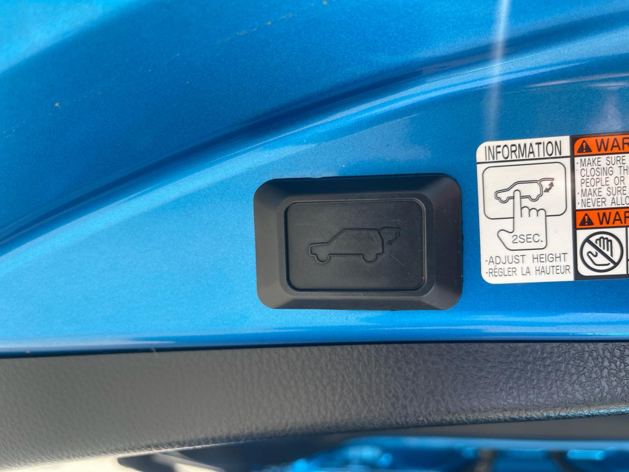 Toyota RAV4 AWD 4dr XLE (Natl) 2016