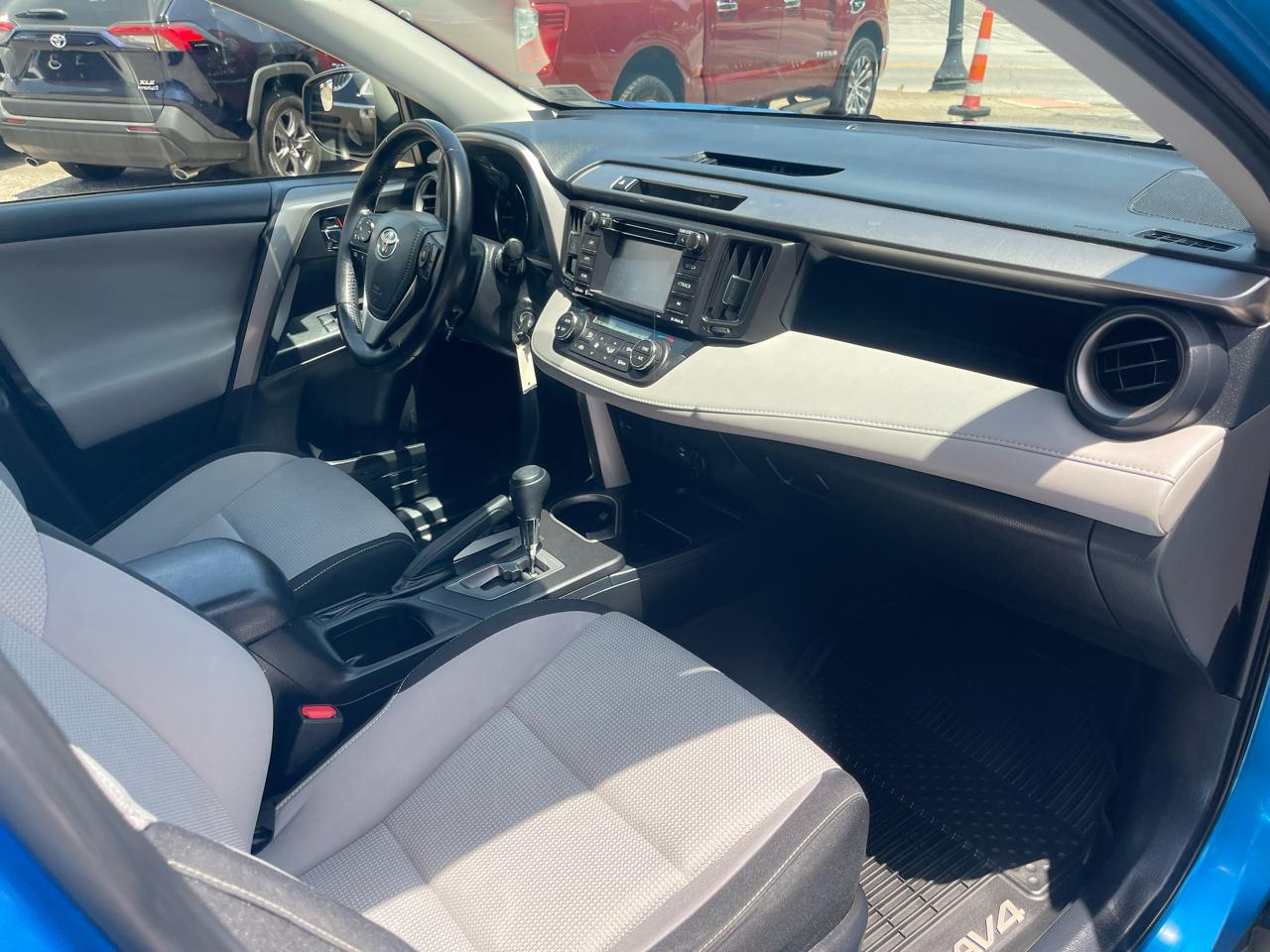 Toyota RAV4 AWD 4dr XLE (Natl) 2016