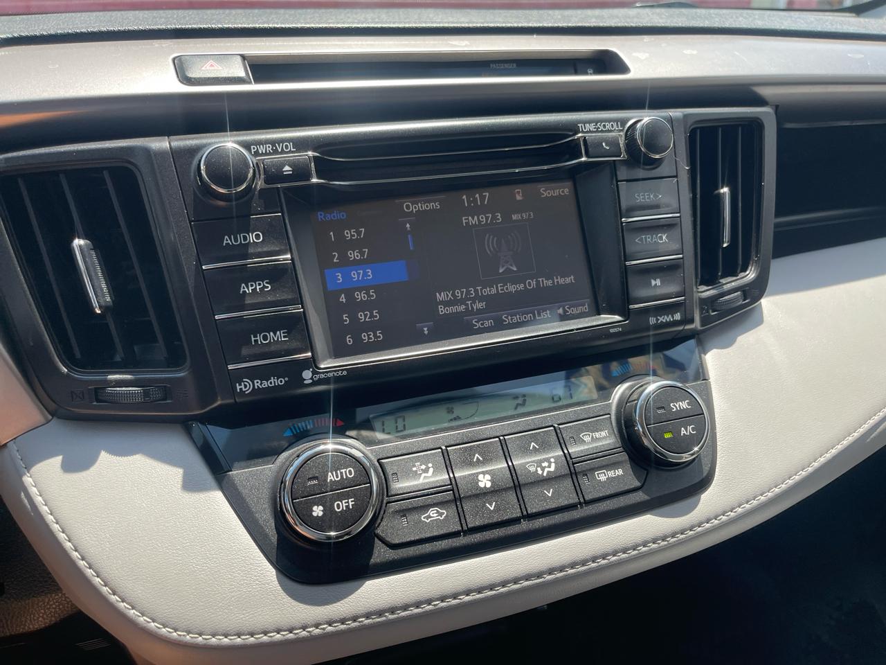 Toyota RAV4 AWD 4dr XLE (Natl) 2016