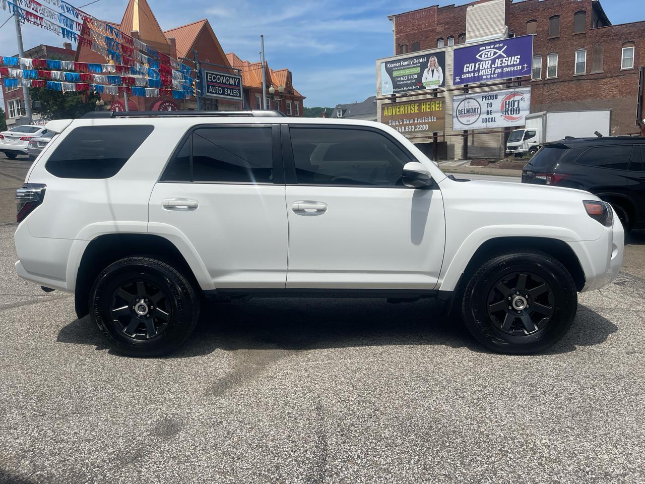 Toyota 4Runner Trail Special Edition 4WD (Natl) 2022