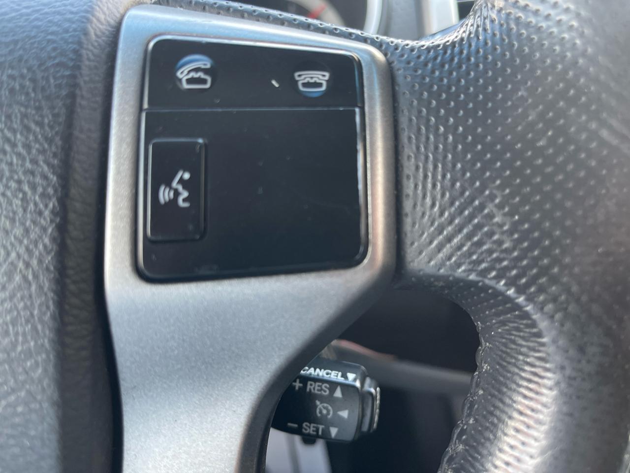 Toyota Tacoma 4WD Double Cab LB V6 AT (Natl) 2012