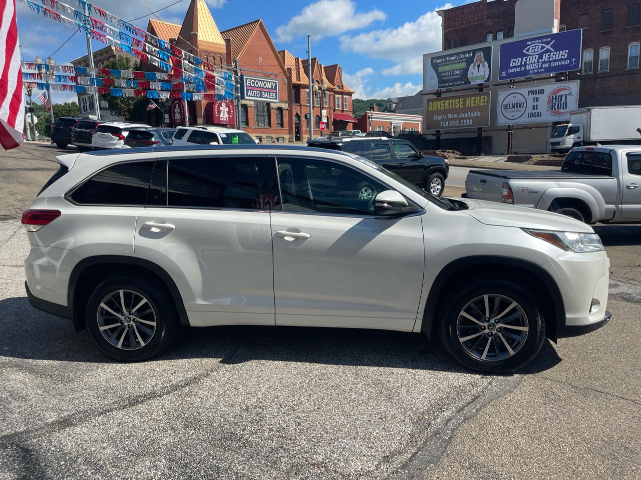 Toyota Highlander XLE V6 AWD (Natl) 2017