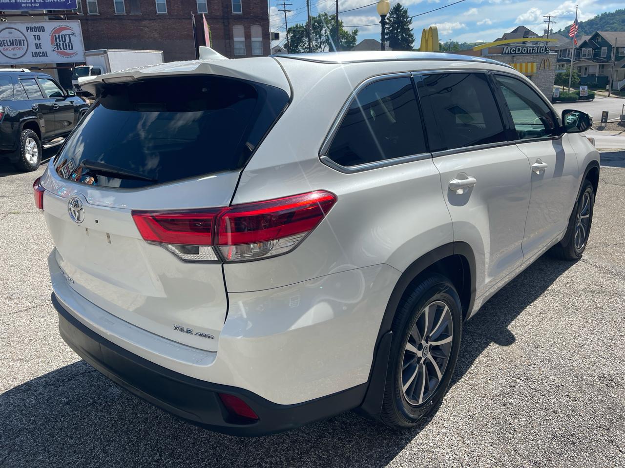 Toyota Highlander XLE V6 AWD (Natl) 2017