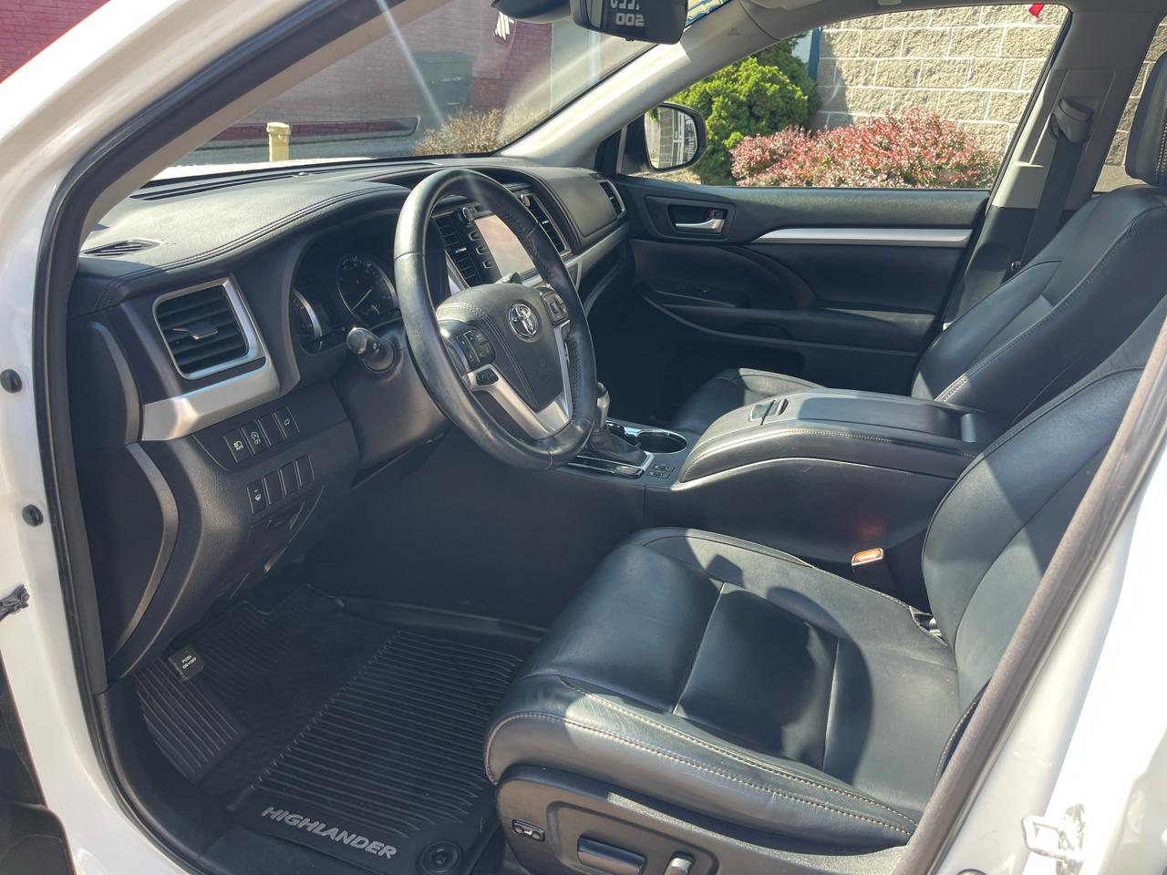 Toyota Highlander XLE V6 AWD (Natl) 2017