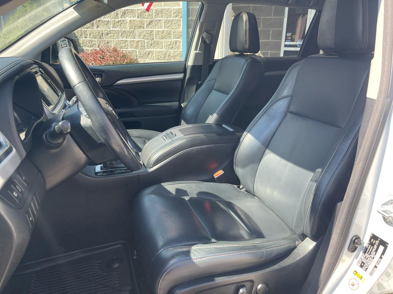 Toyota Highlander XLE V6 AWD (Natl) 2017
