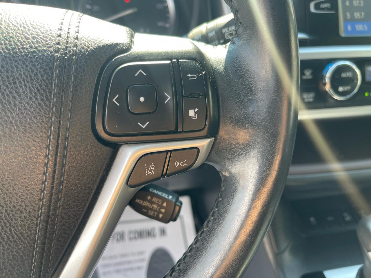 Toyota Highlander XLE V6 AWD (Natl) 2017