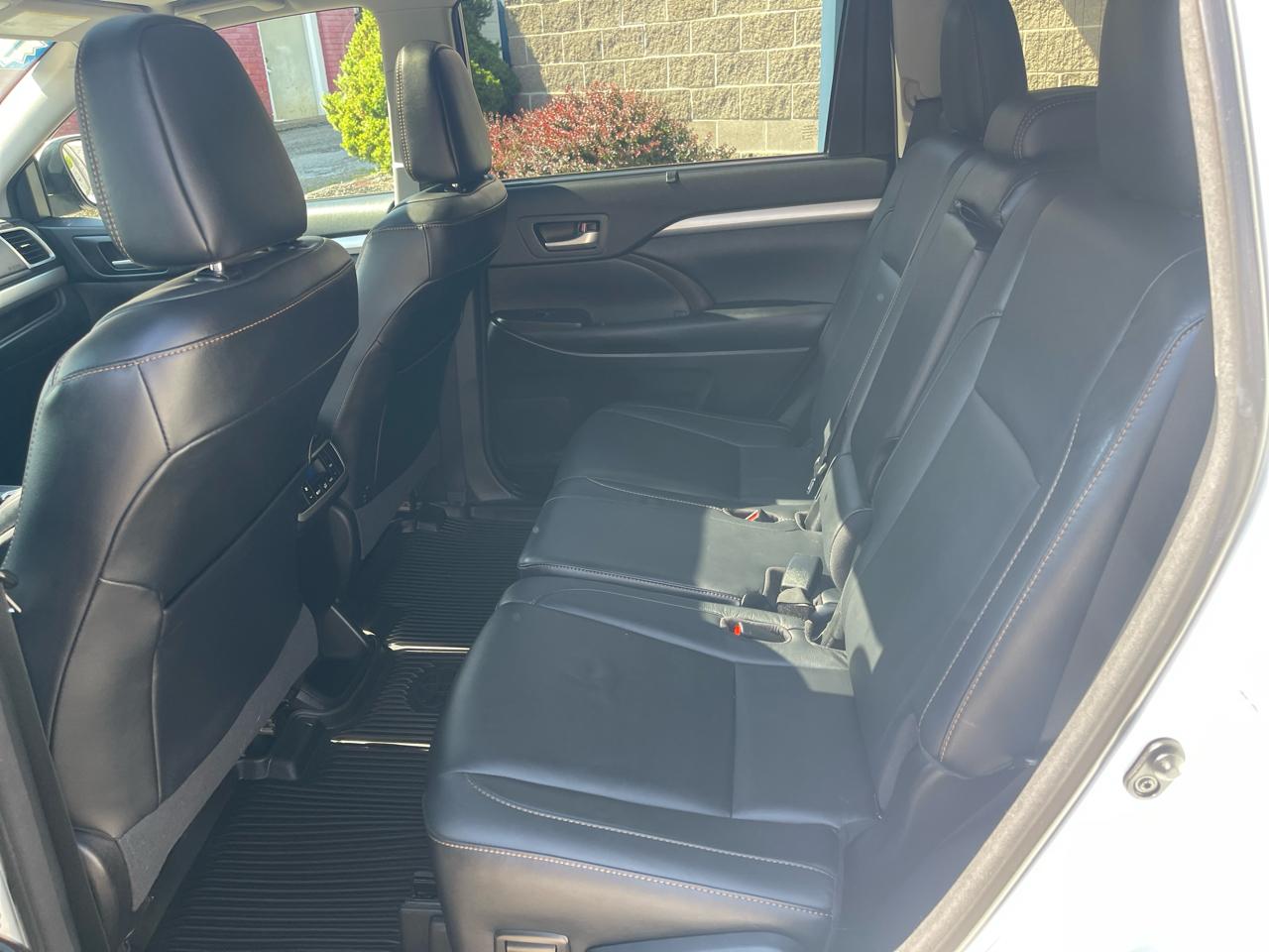 Toyota Highlander XLE V6 AWD (Natl) 2017